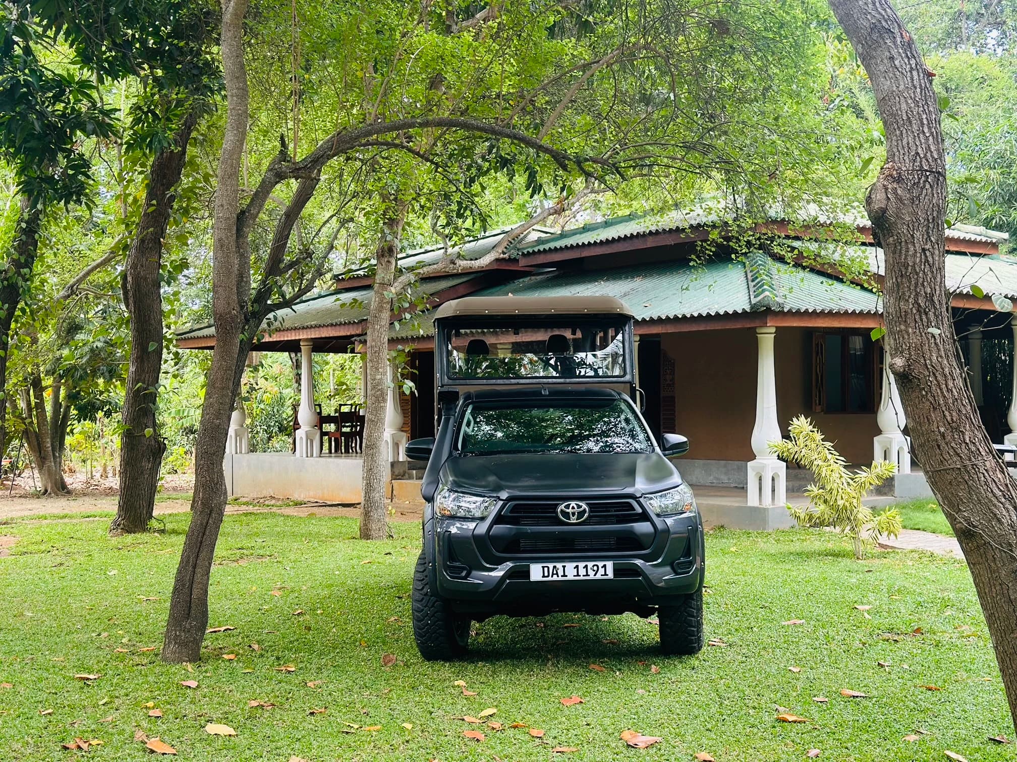 4x4 Toyota Hilux Jeep View 1