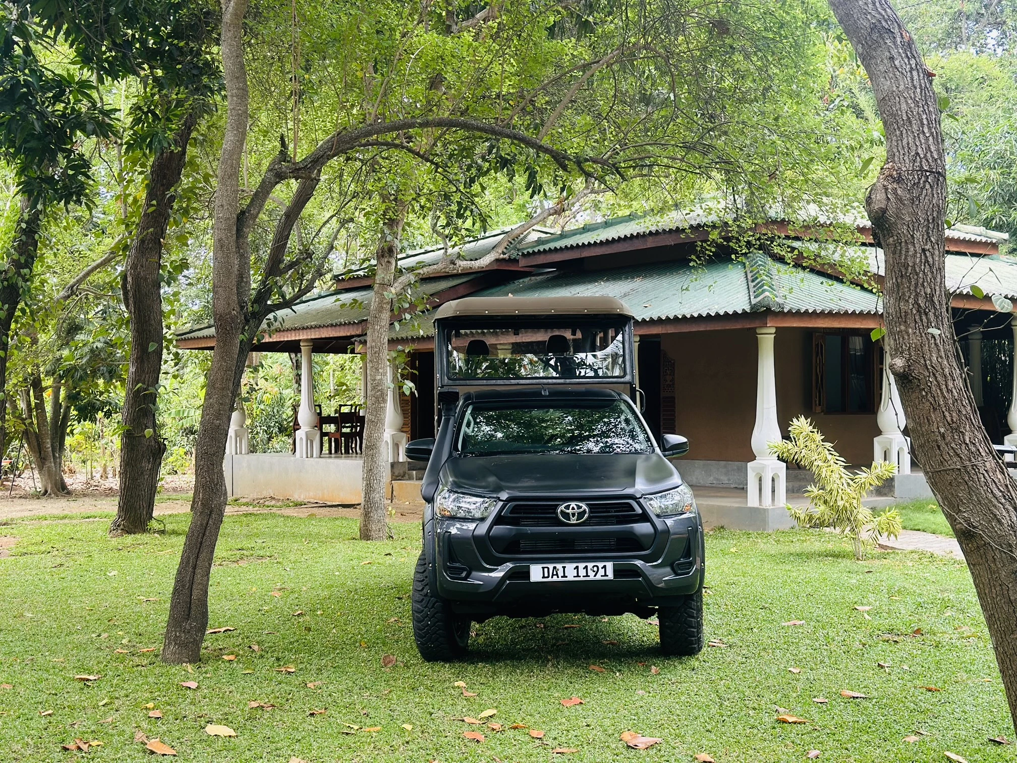 4x4 Toyota Hilux Jeep View 1